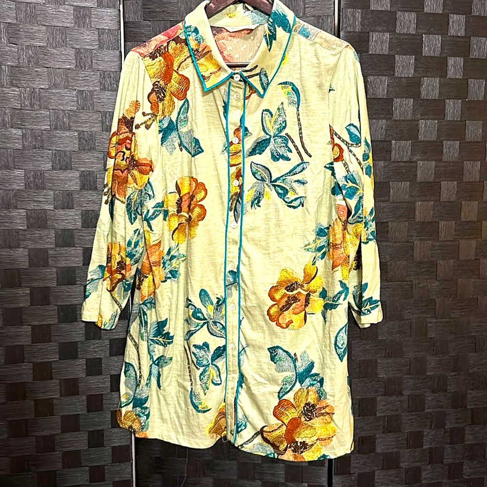 NWT! Women’s SZ L Soft Surroundings floral print button down blouse.